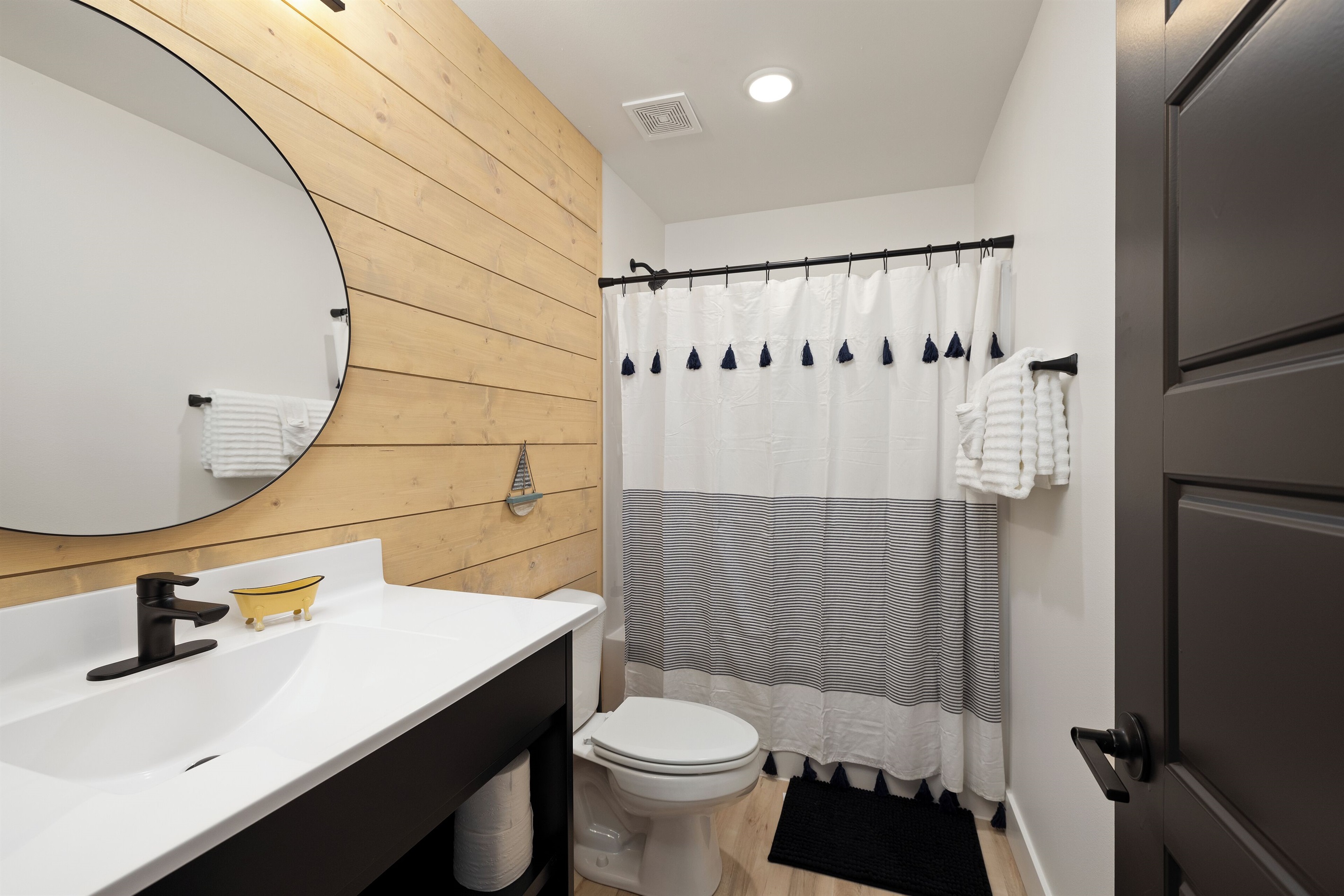 Main Level Ensuite Bathroom