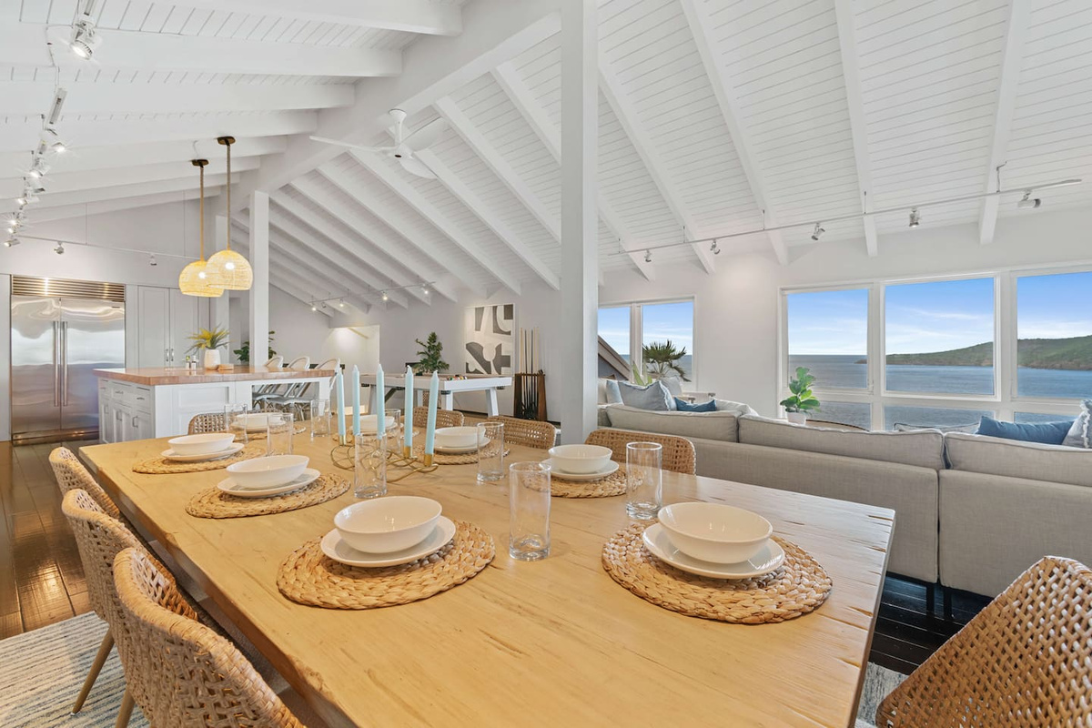 Dining area near the kitchen with panoramic views. 
