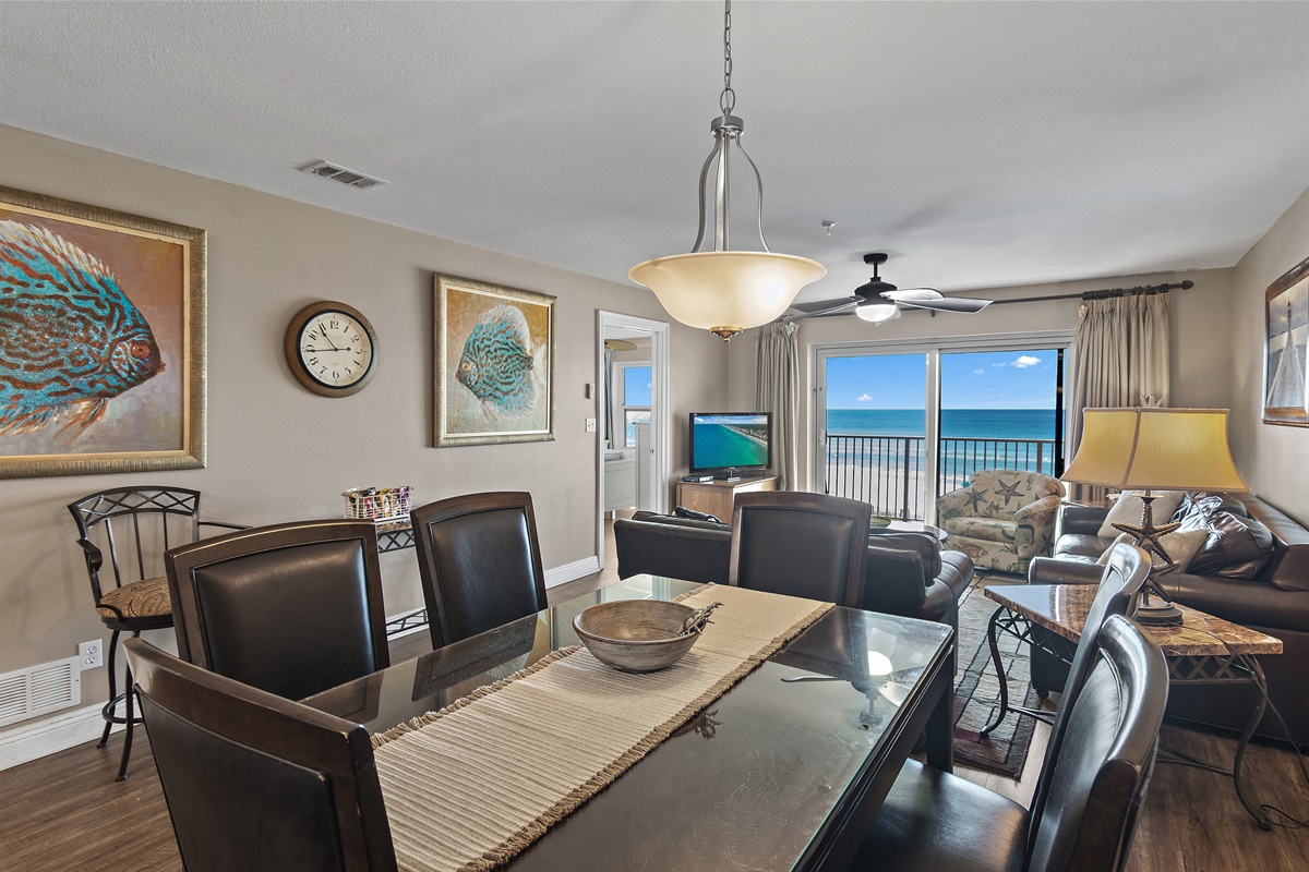 Gulf Front Dining - Seating for 8 at the Dining Table - come and enjoy meals with your whole group!