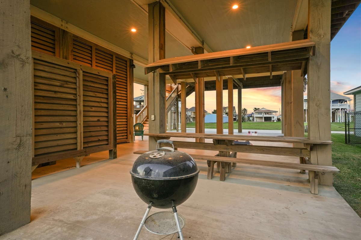6f04624733a24f50a1da693759621b82 Large | Beachhouse | Texas | TX | Vacation Homes | Galveston | Crystal Beach | Kokomo | Breezy Days | Beachfront Elegance | Sunrise Serenity | Southern Sands Property Management, LLC