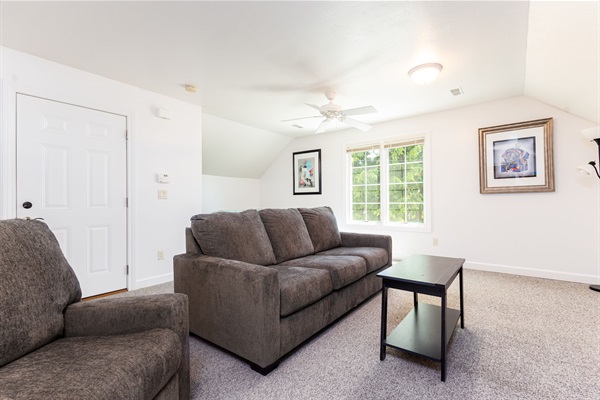 The Irish Grand | 4BR Home | 0.5 Mi to Campus | Sleeps 20, photo 29
