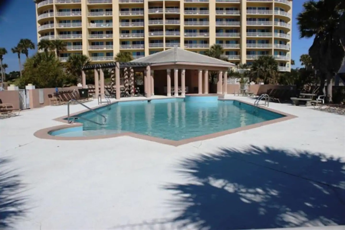 Access to pool and hottub