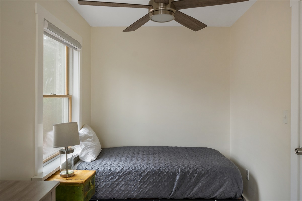 Back Guest Bedroom - Twin