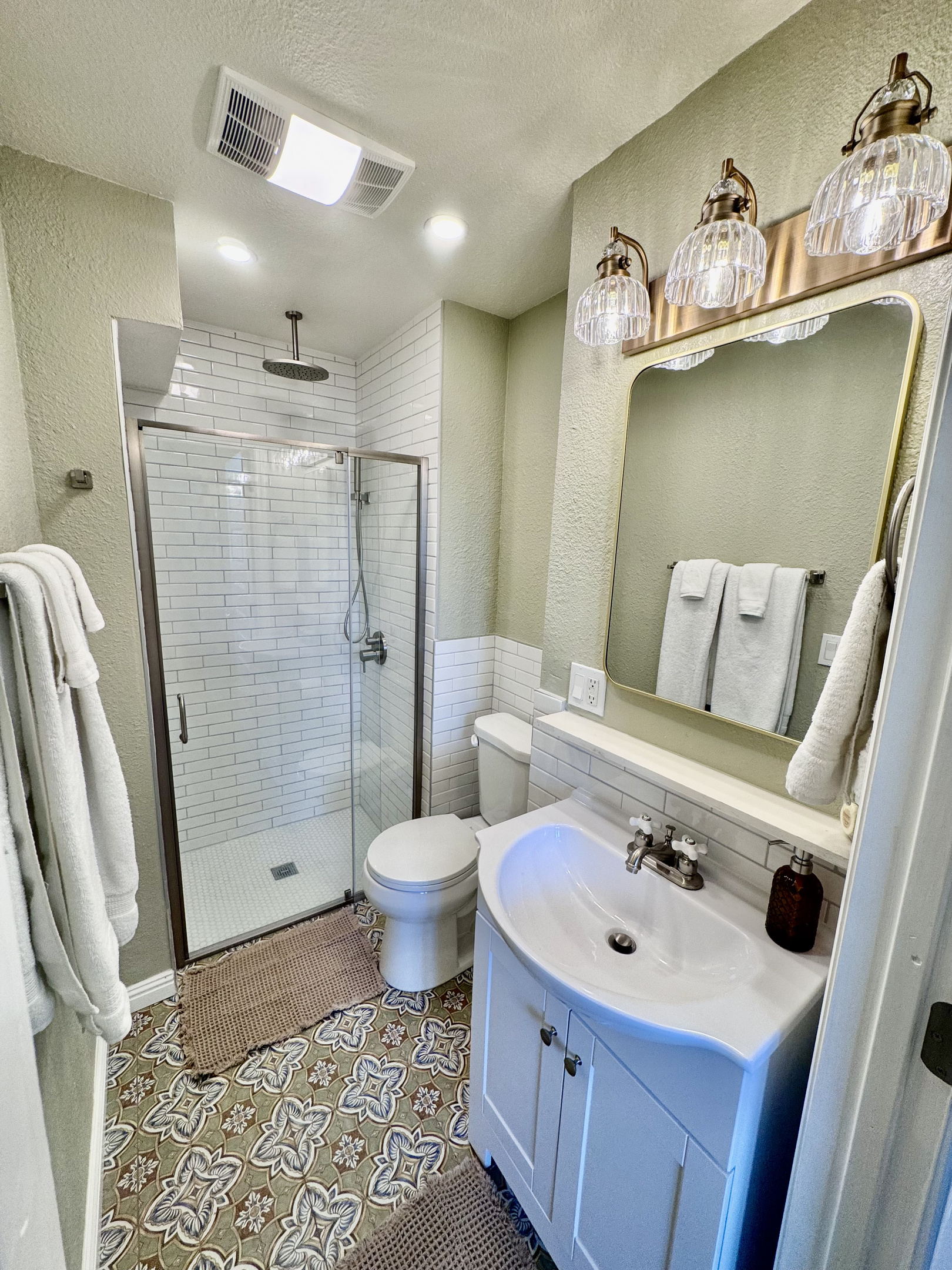 From the artful designer tile to the sparkling walk-in shower, every detail is crafted for your comfort.