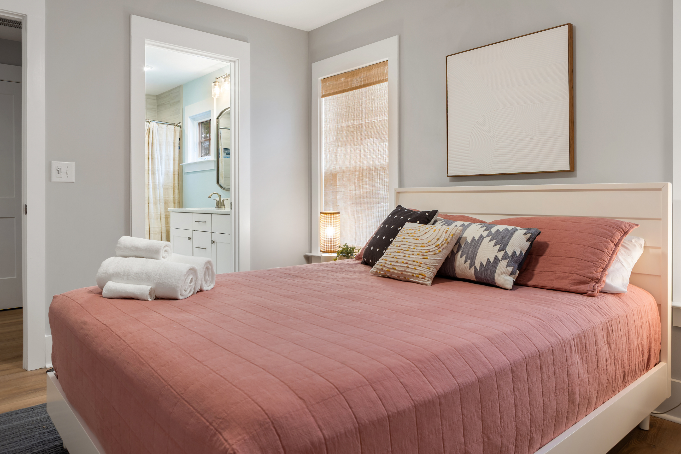 Bed & bath linens provided