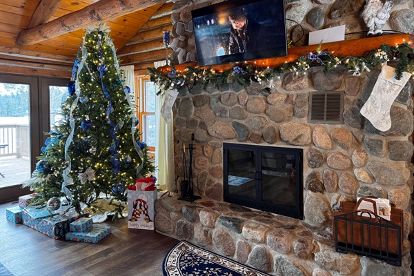 Celebrate Christmas with your family and enjoy the comfort of a crackling fire in the background.