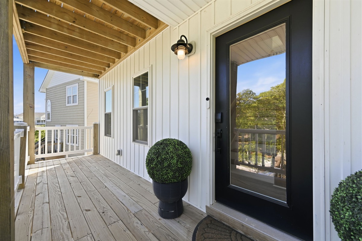 A welcoming entrance to your peaceful coastal escape