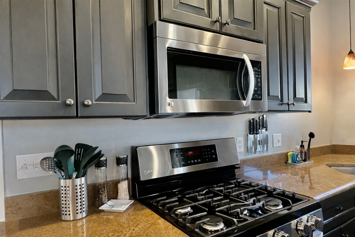 Fully Stocked Kitchen