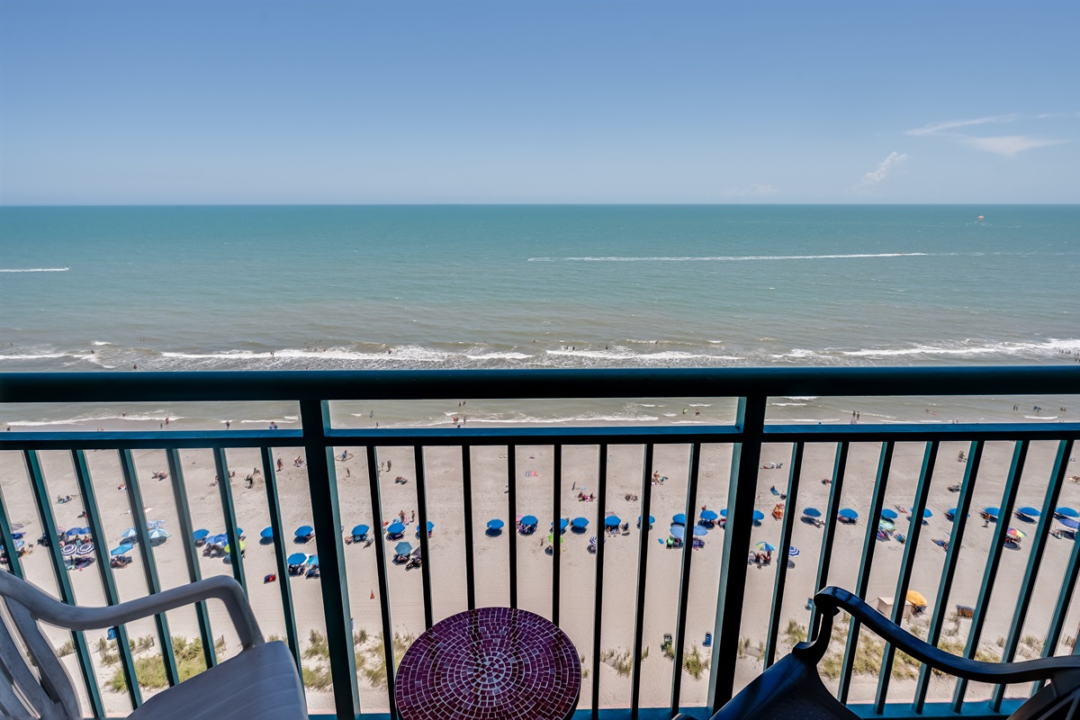 Balcony with Amazing Views of the Ocean🌊☀️