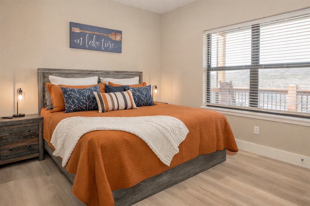 Main level king bedroom 