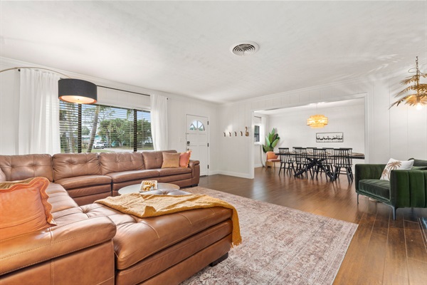 Open Layout to dining room