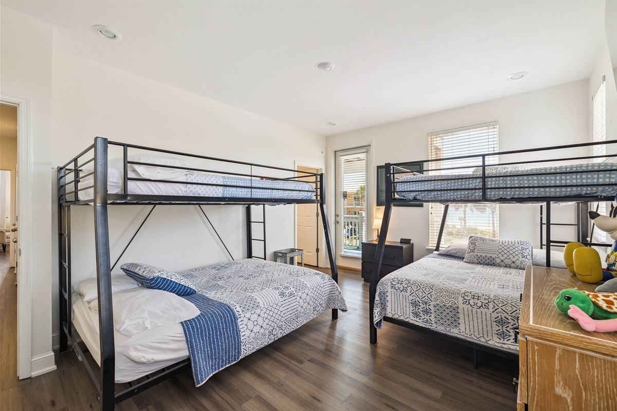 Double Queen Bunk Room with Bathroom