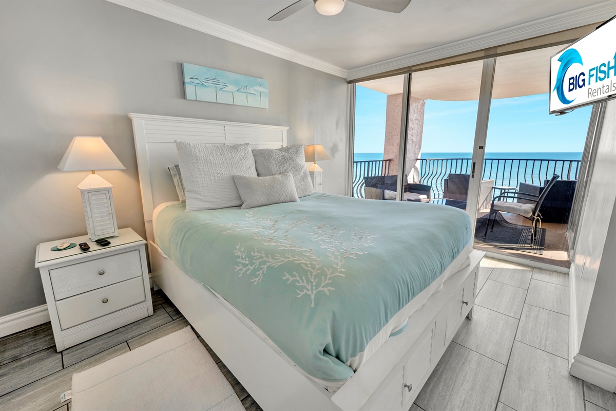 Stunning Bedroom Beautifully Decorated with Amazing Views 💫✨