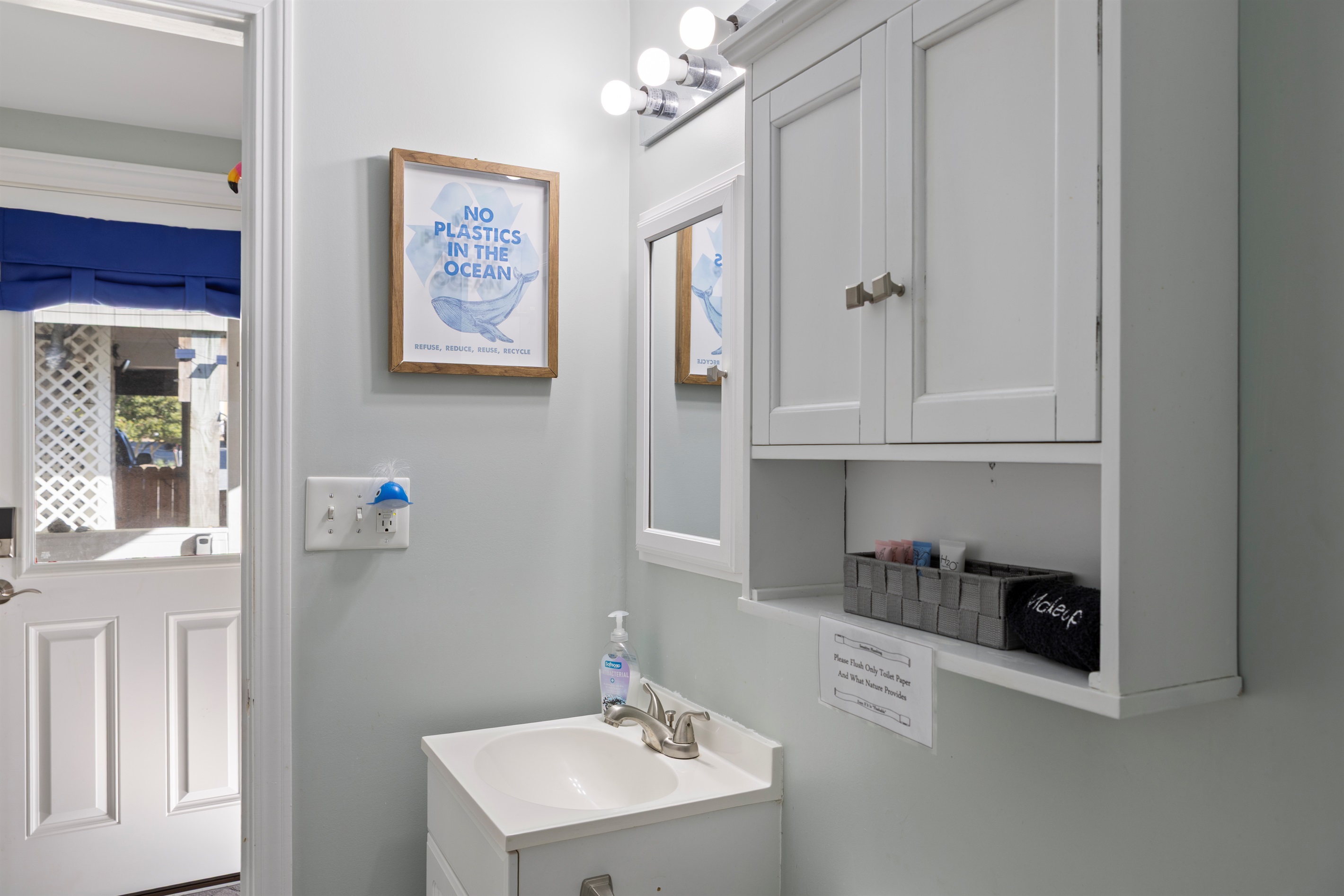 Bath linens provided