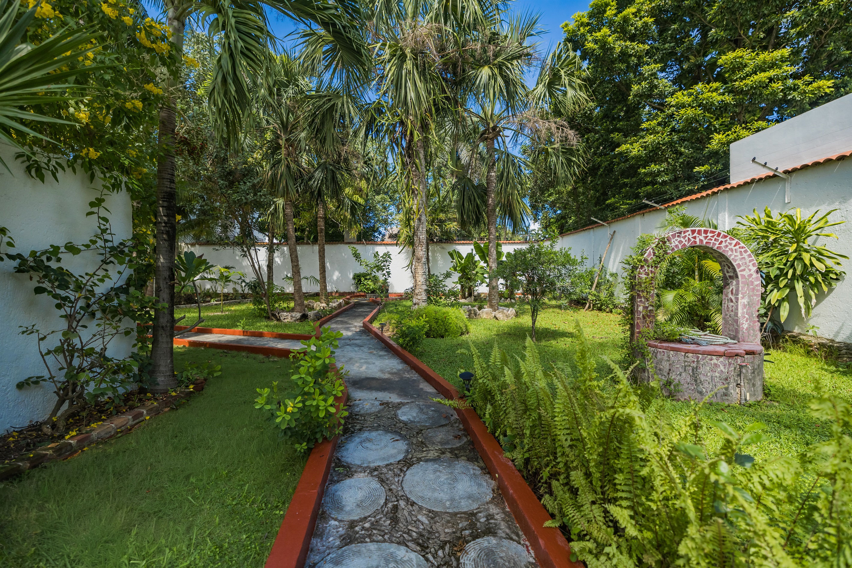 Private Backyard Garden