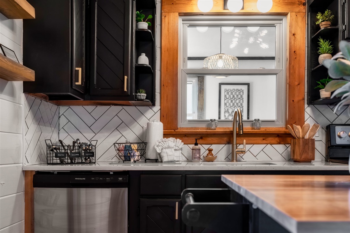 Complete with a fully equipped kitchen and cozy ambiance. Cook up a storm or simply unwind in comfort