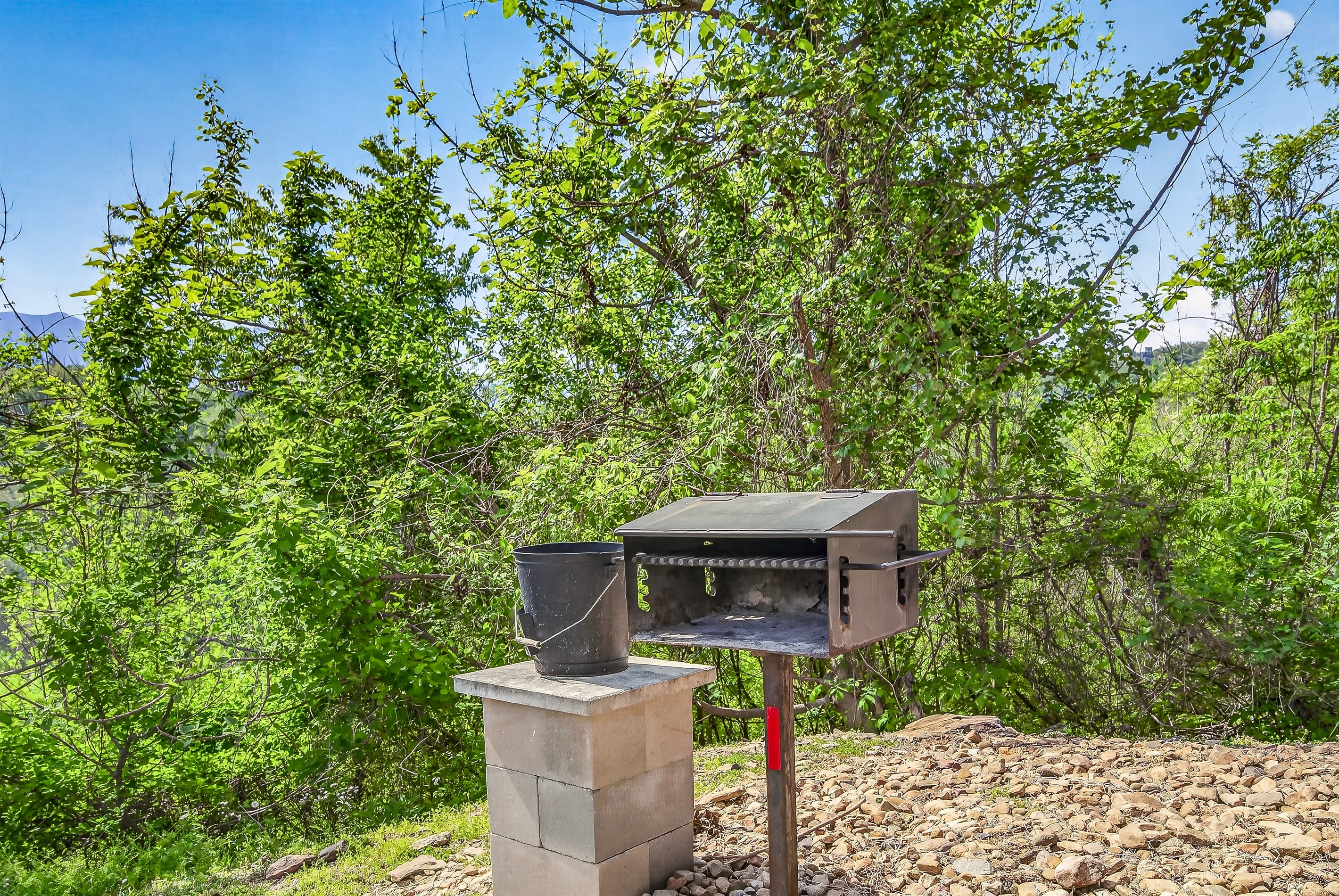 Park style grill. Bring your favorite charcoal