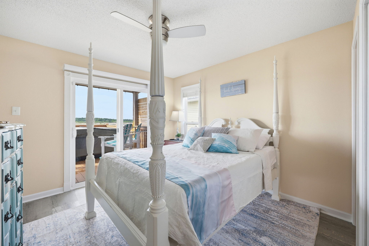 Wake up refreshed in this thoughtfully designed guest suite.