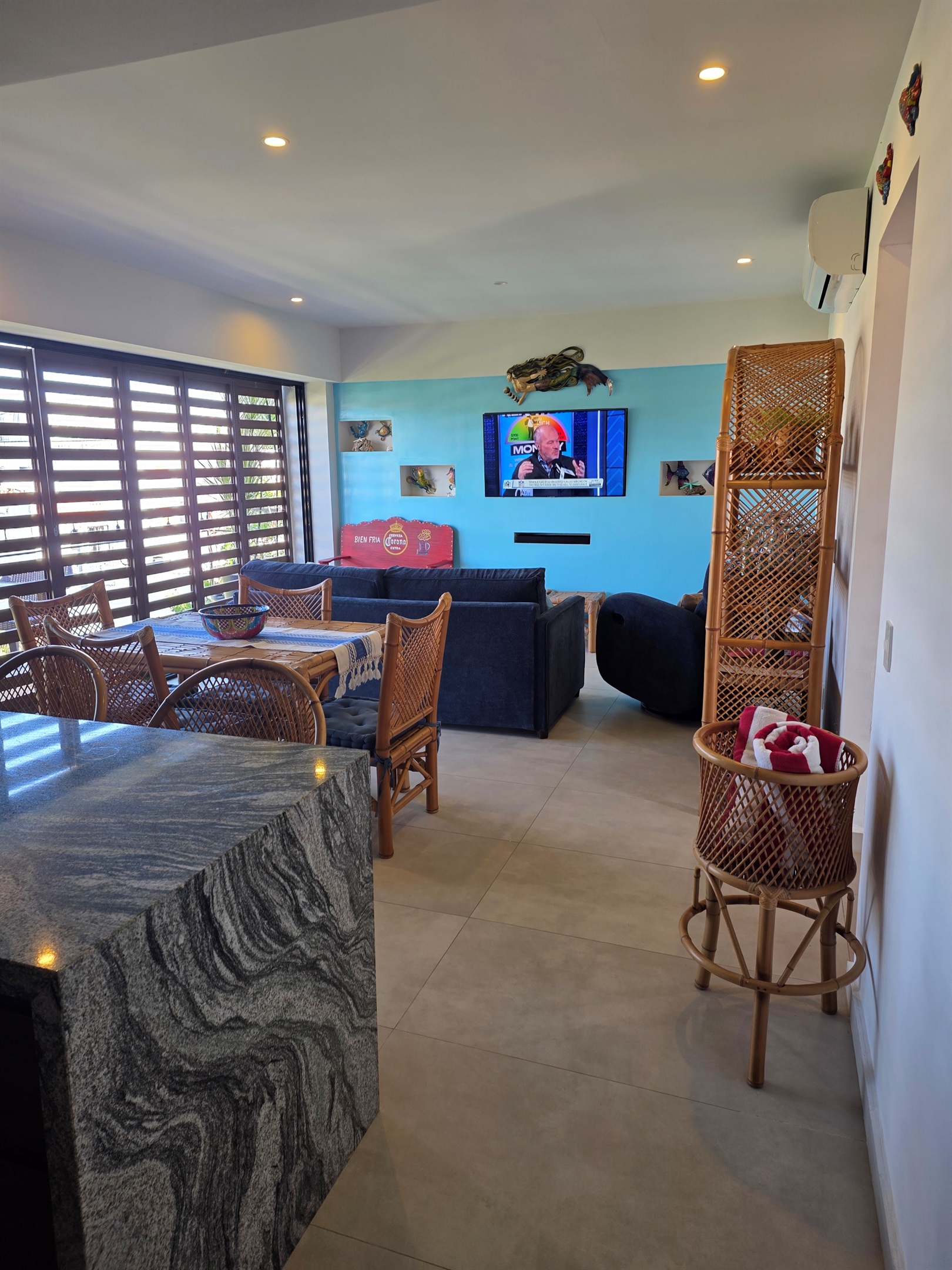 Living room/ Dining area