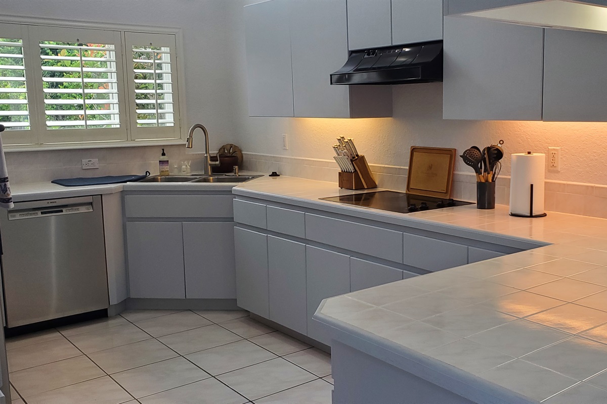 Full kitchen