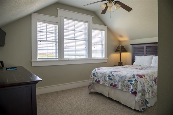 Mark Twain- Bedroom 16 - King Bed