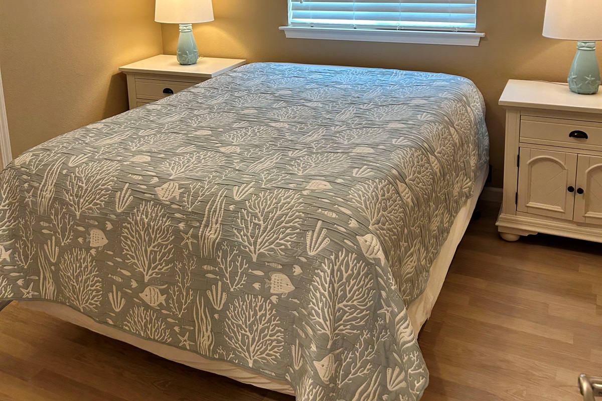 2nd Bedroom - Queen