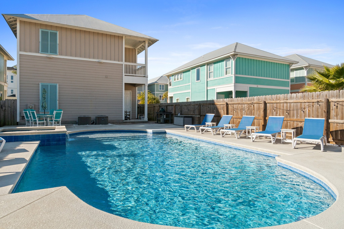 full size pool with tanning ledge