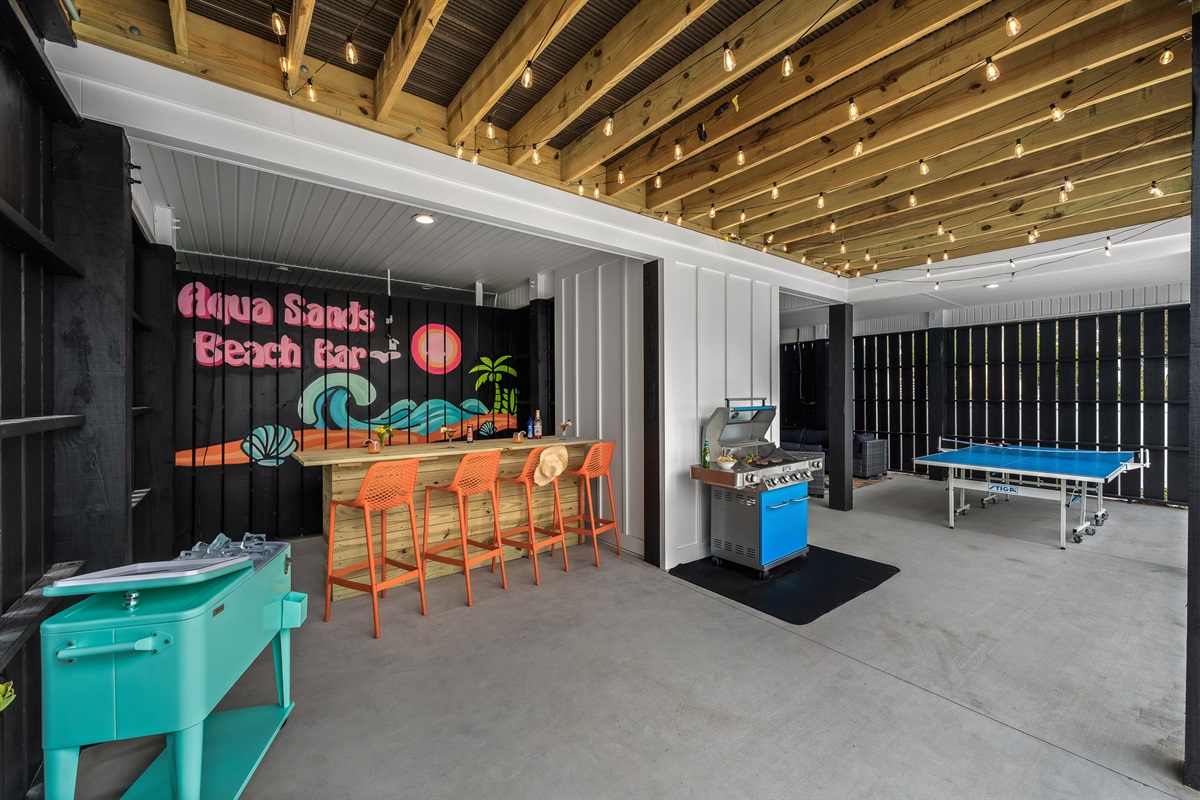 Tiki bar and grill