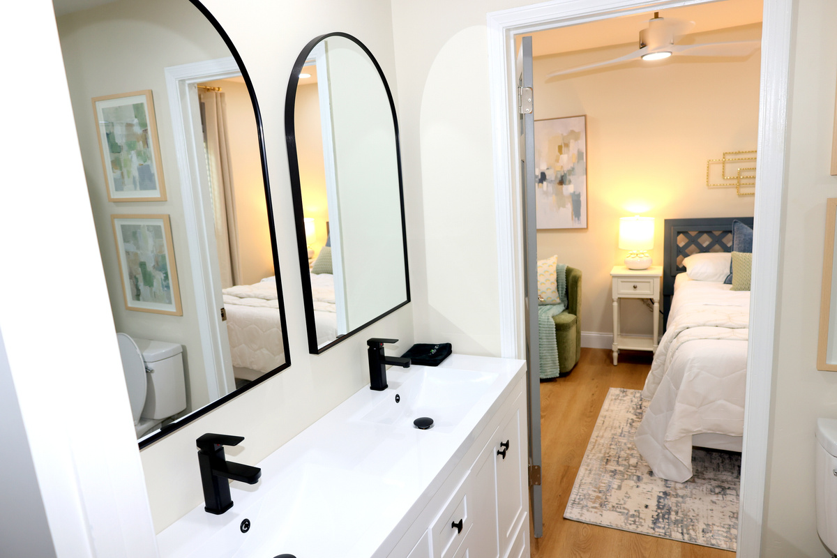 Modern bathroom vanity with double mirrors