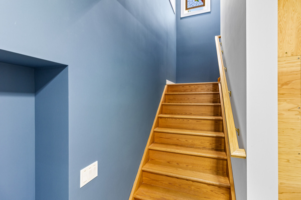 once inside 'relaxincolour' stairs to the loft
