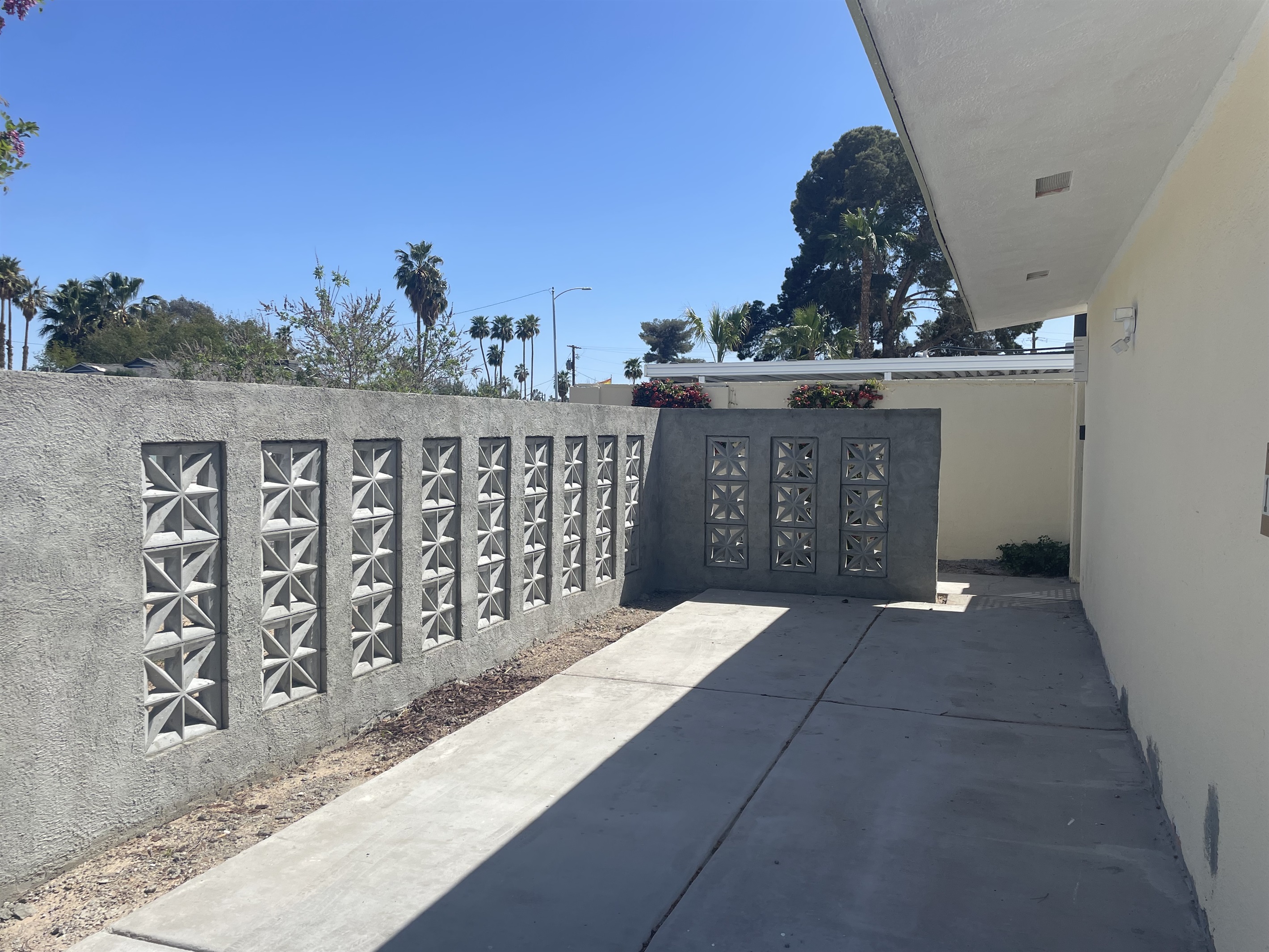 Private Patio / Entry