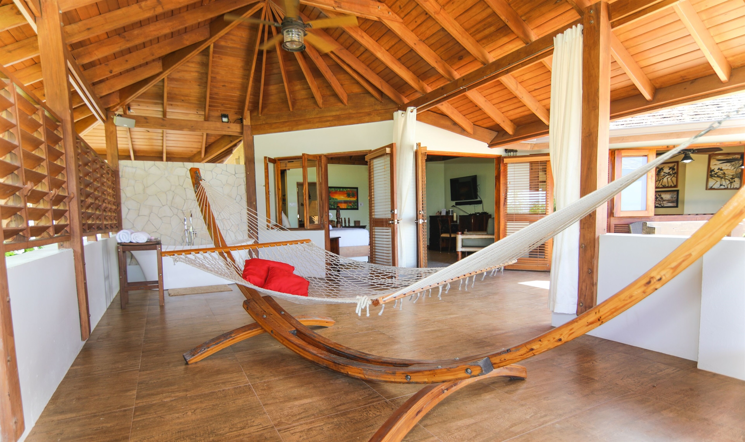 Ocean View Master Bedroom: Sweet Dreams Balcony