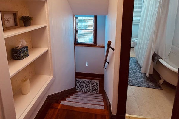 Stairs & bathroom