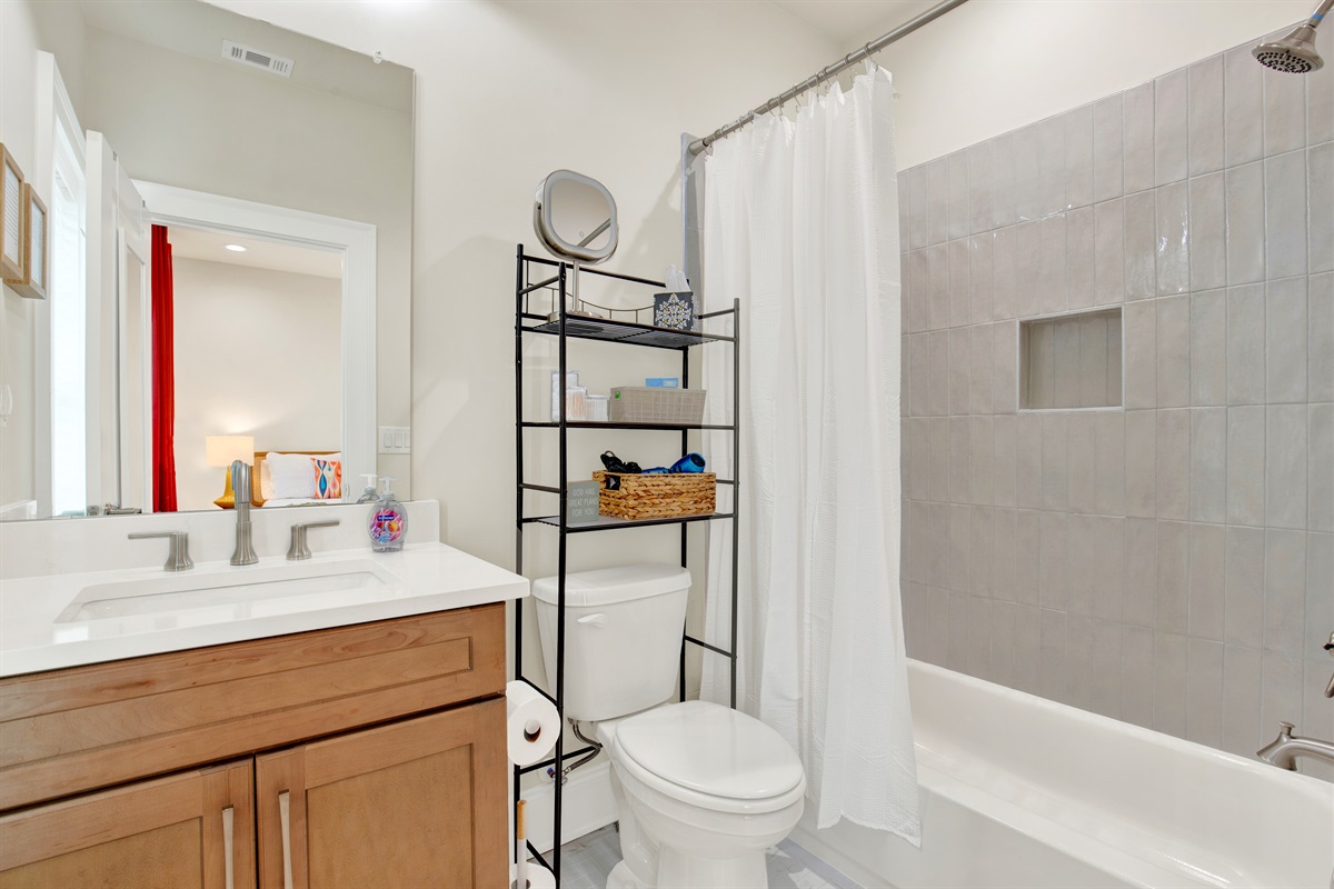 Ensuite shower/tub combo ensuite bathroom in Queen size bedroom upstairs