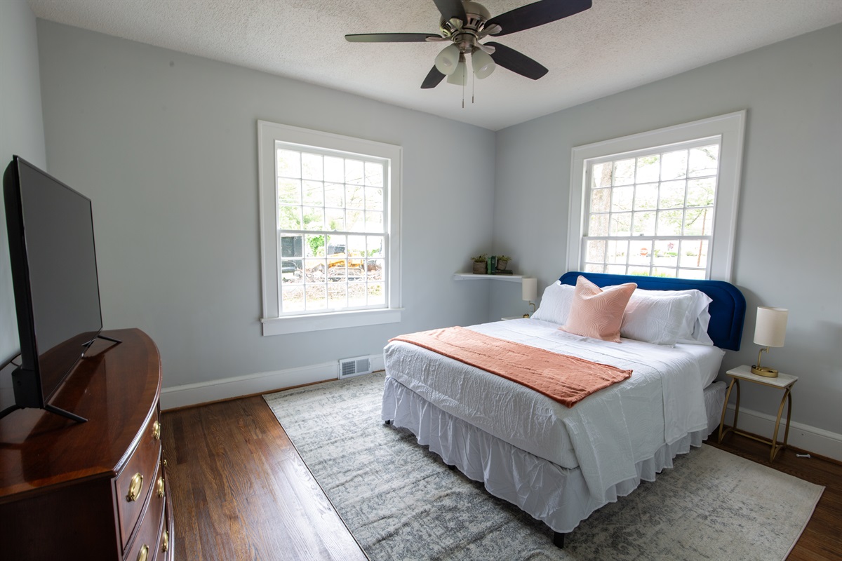 The guest room features a Queen Bed your own TV and USB charging lamps. *Blinds have been added