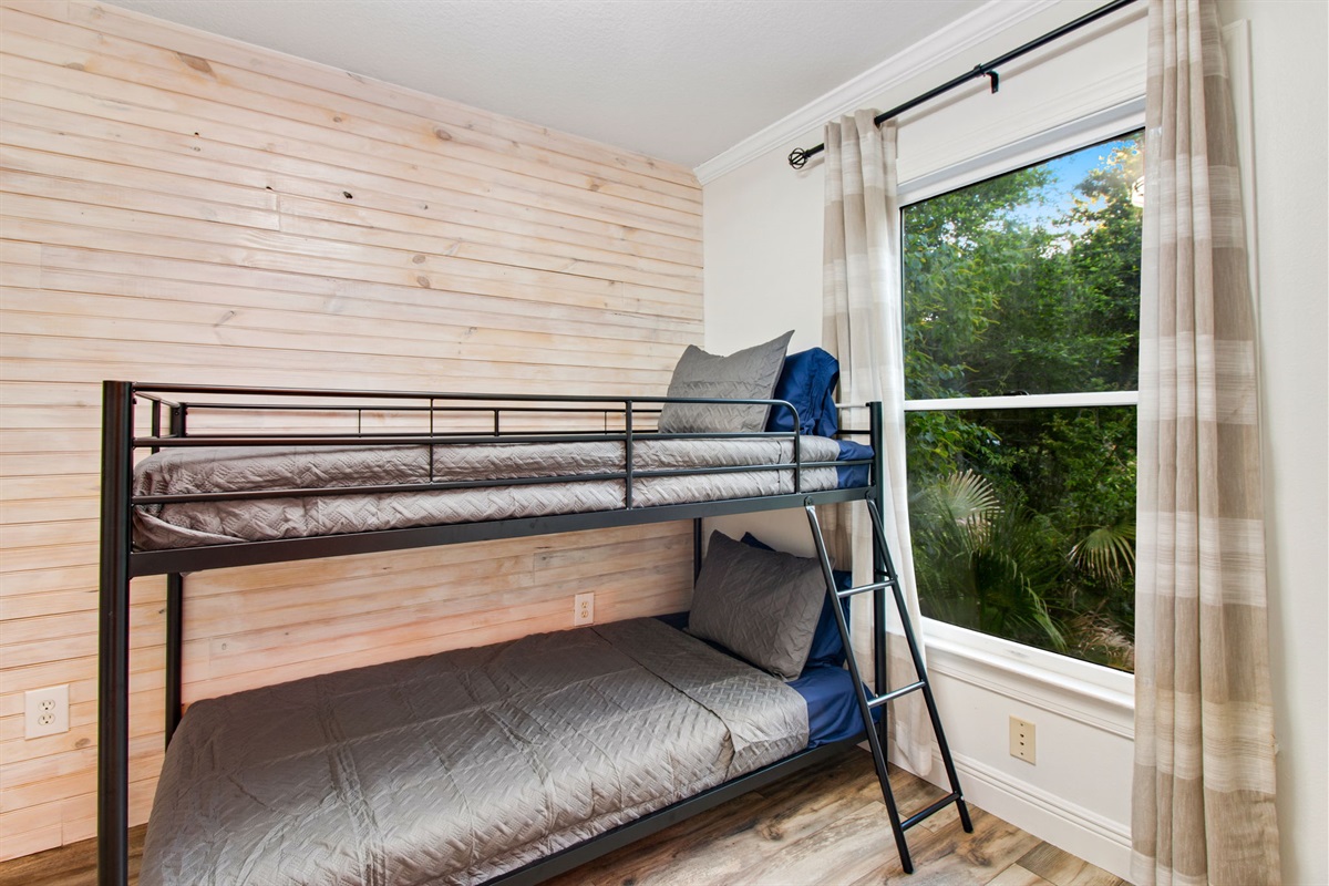 Twin Bunk Bed - sleeps 2