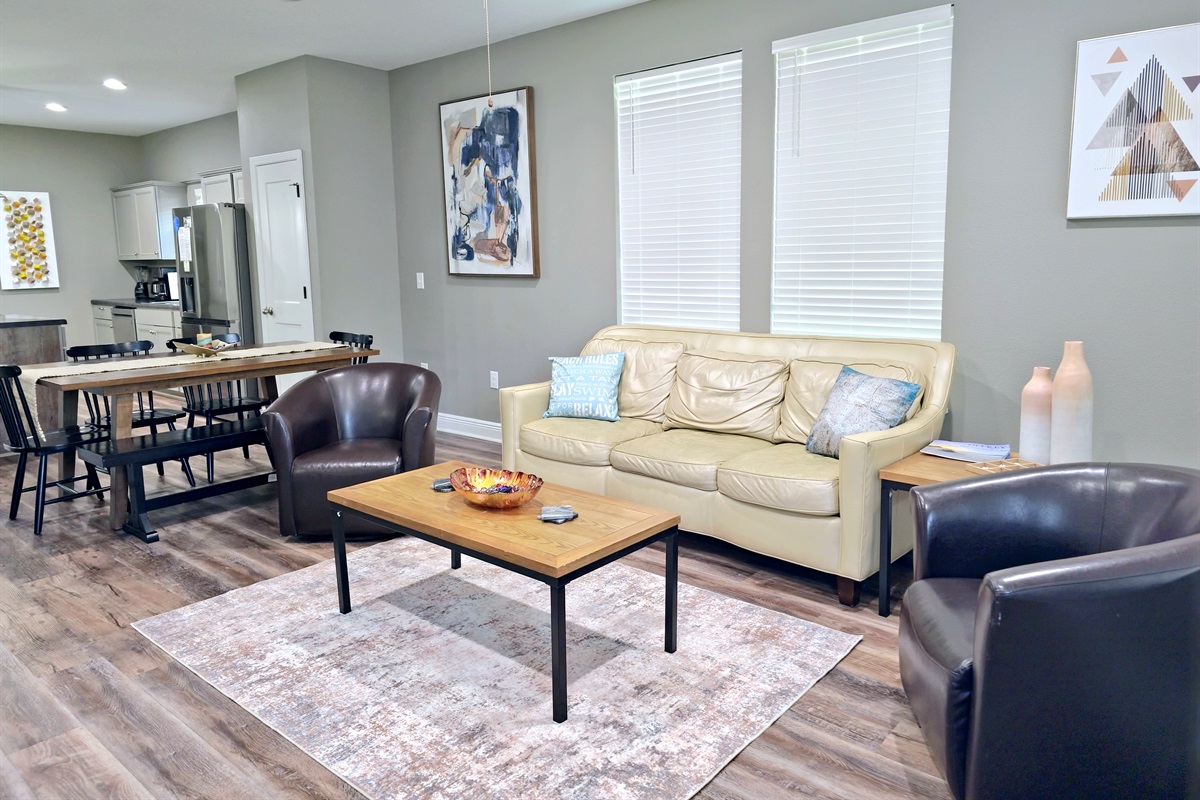 Open Floorplan Livingroom and dining area