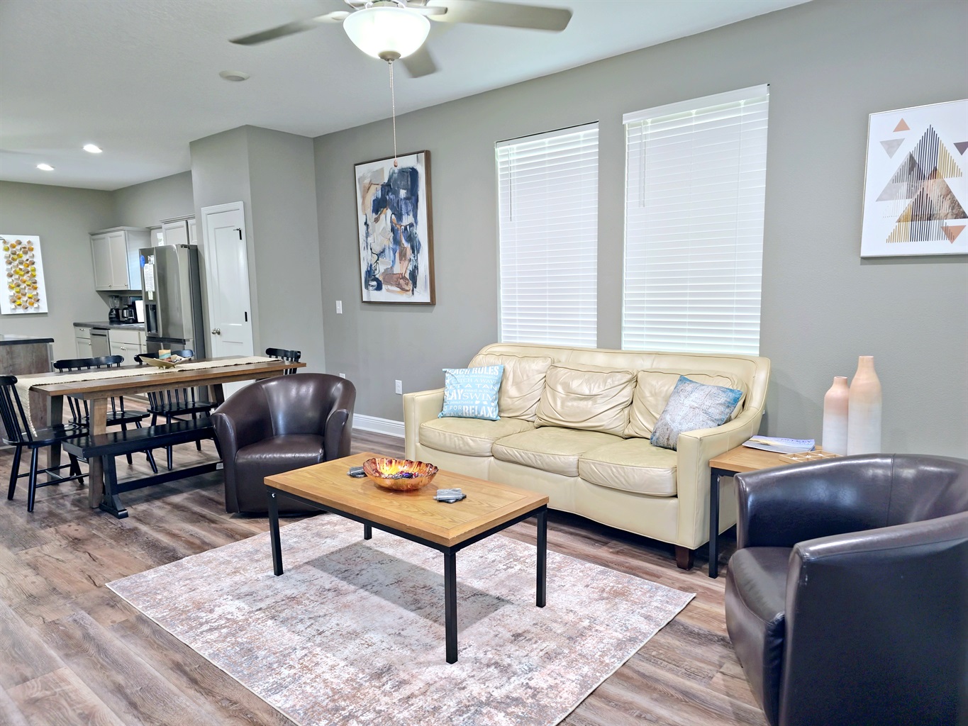 Open Floorplan Livingroom and dining area