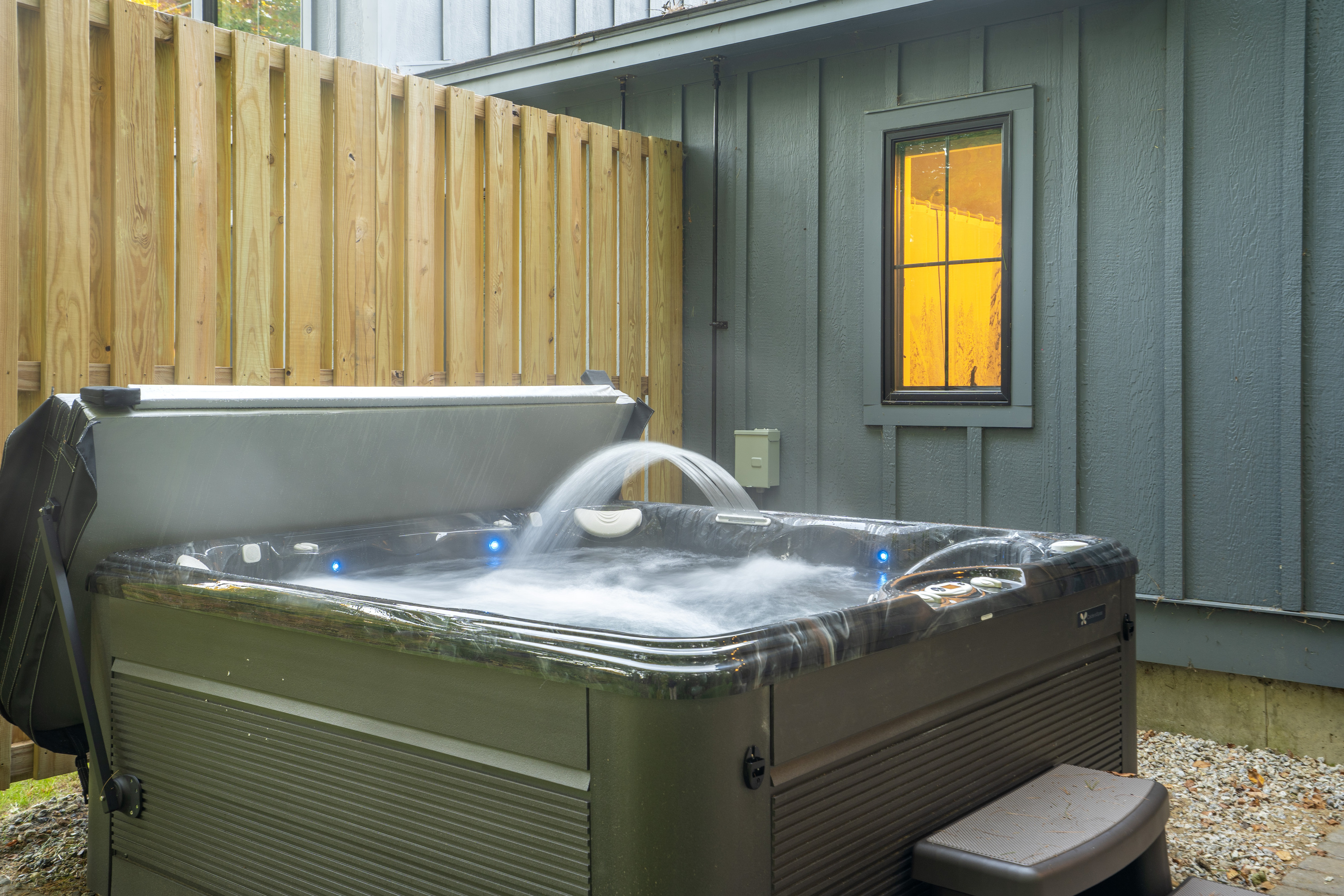 Your perfect relaxation spot awaits in our brand-new hot tub!