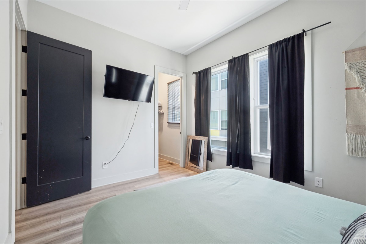 Queen Bedroom with Bathroom