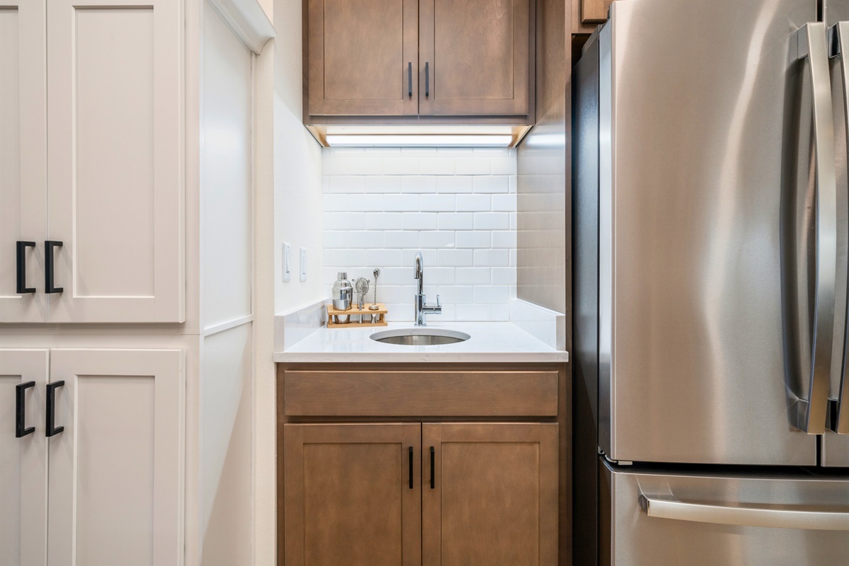 Bar Area with Prep Sink. Ideal for Multiple Cooks in the Kitchen.