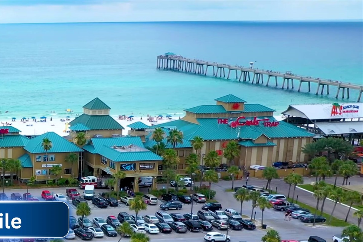 5 mins drive to the Okaloosa Boardwalk (restaurants, shops, beach access)