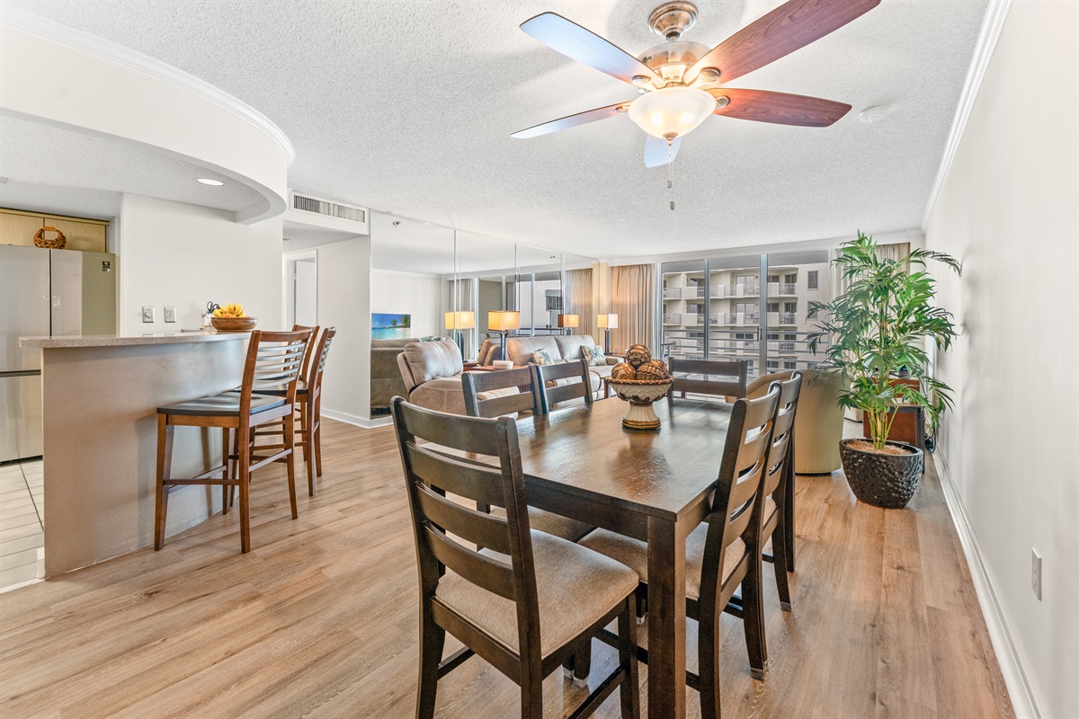 Open Dining Area with seating for 6