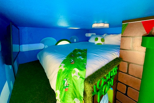 Queen bed up top!