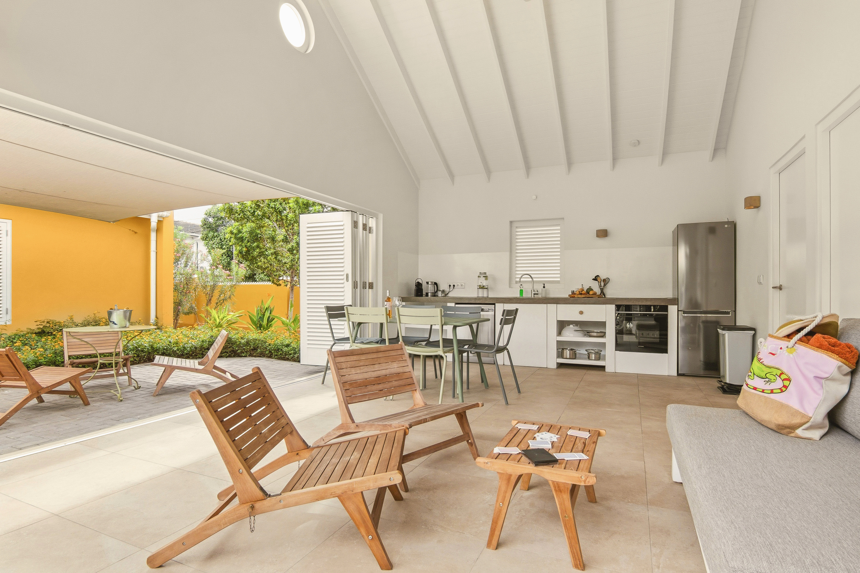 Villa Awa – Living area & terrace