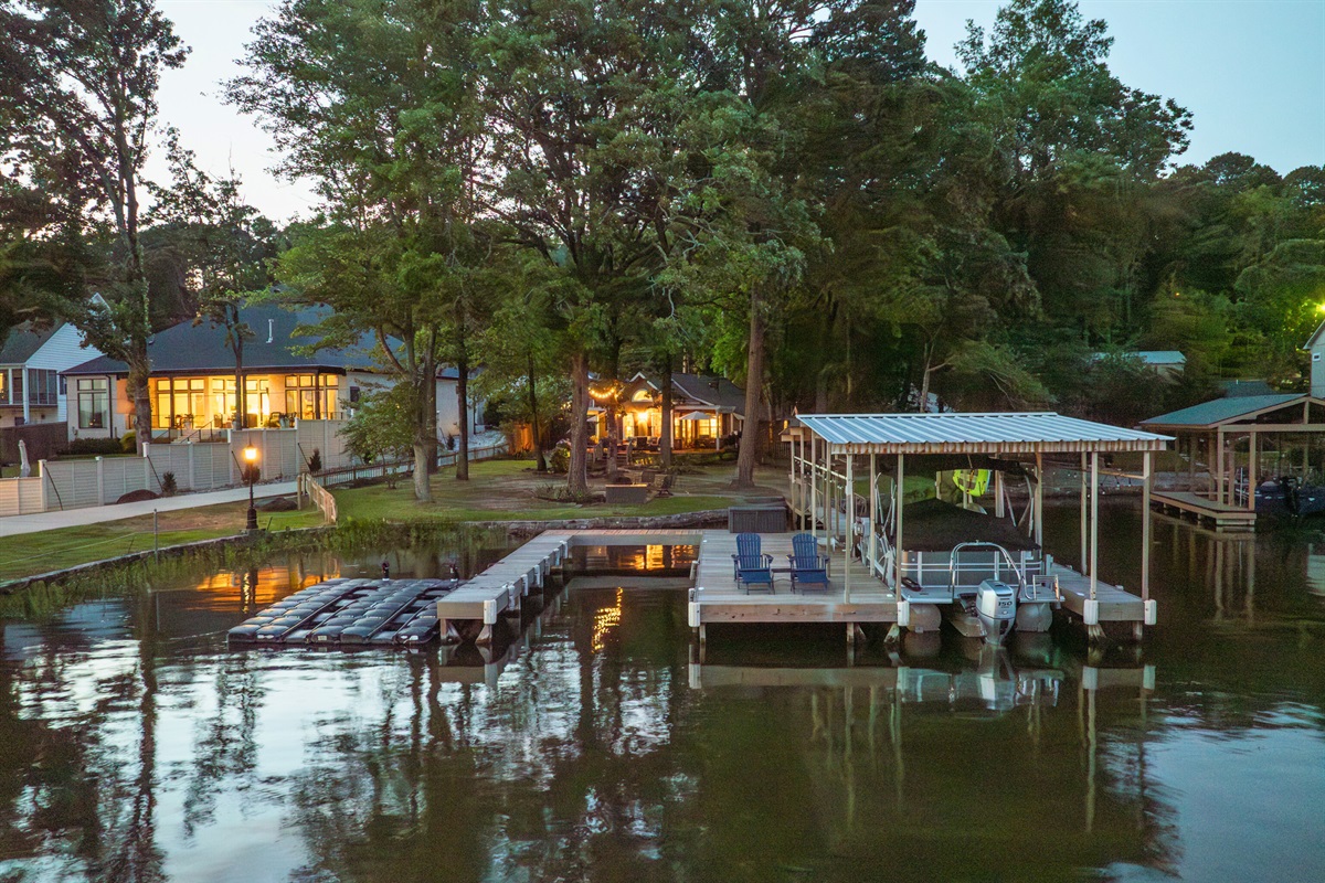 A snapshot of the beautiful shoreline and docks at Canary’s Nest. Water, trees, and serenity as far as the eye can see.