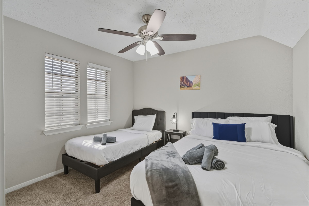 Queen + twin setup — perfect for families or friends.