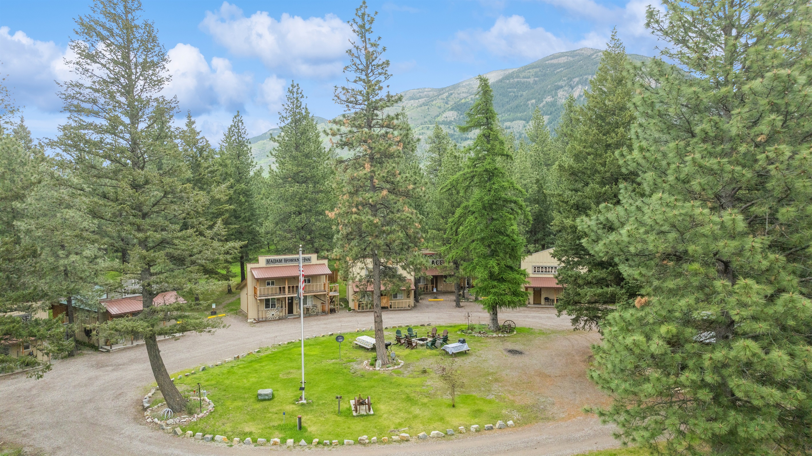 Fort Williasmon Glacier Vacation Rentals