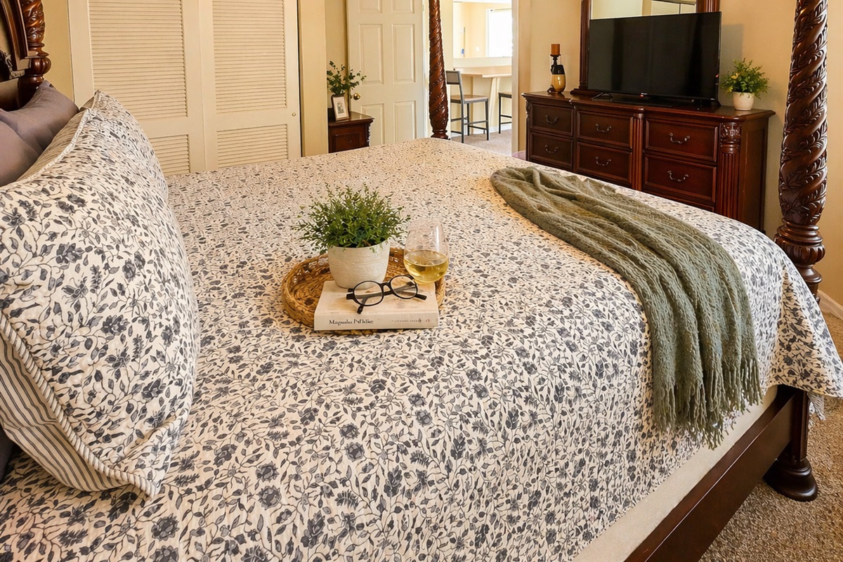 Buccaneer Bay Bedroom 1-2