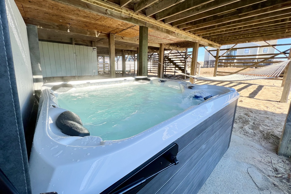 Relax in the 6-person spa with lounging seat and all the jets you need.